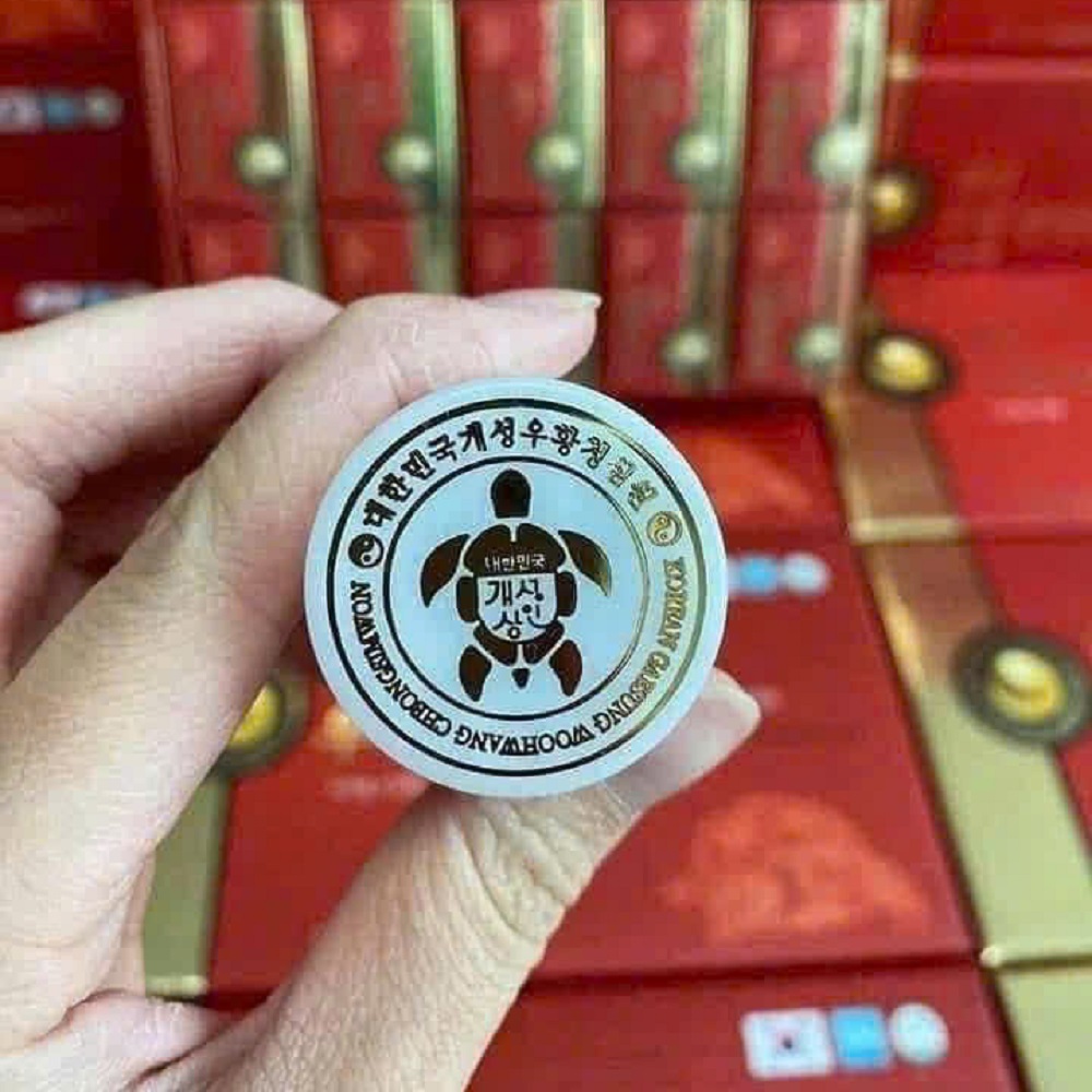 Lọ nhựa bên trong mỗi hộp 10 lọ Lọ nhựa bên trong mỗi hộp 10 lọ