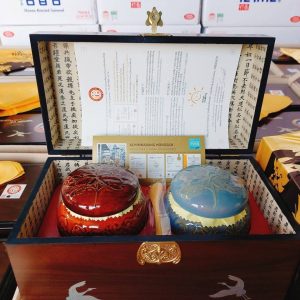Trong hộp gỗ cao cấp cực sang