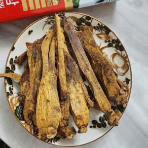 Củ sâm bên trong hộp gỗ