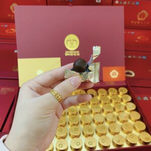 Viên thuốc bên trong nặng 4 gram mỗi viên có màu nâu