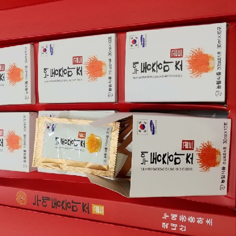 Hộp lớn gồm 6 hộp nhỏ nước đông trùng hộp giấy đỏ Hàn Quốc Hộp lớn gồm 6 hộp nhỏ nước đông trùng hộp giấy đỏ Hàn Quốc
