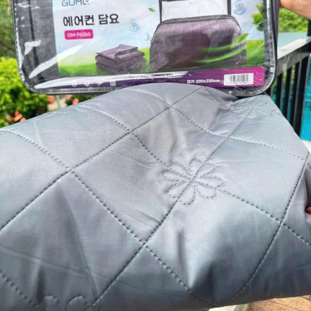 Hình ảnh thực tế chăn lạnh GUME GM - P6066 màu xám Hình ảnh thực tế chăn lạnh GUME GM - P6066 màu xám