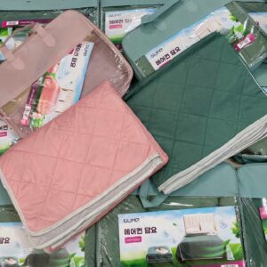 Hình ảnh thực tế chăn lạnh GUME GM - P6066 màu hồng và xanh