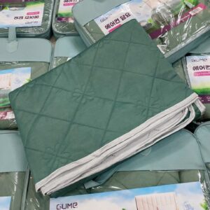 Hình ảnh thực tế chăn lạnh GUME GM - P6066 màu xanh